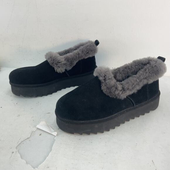 UGG Black and Gray Women's Shoes - Picture 2 of 8